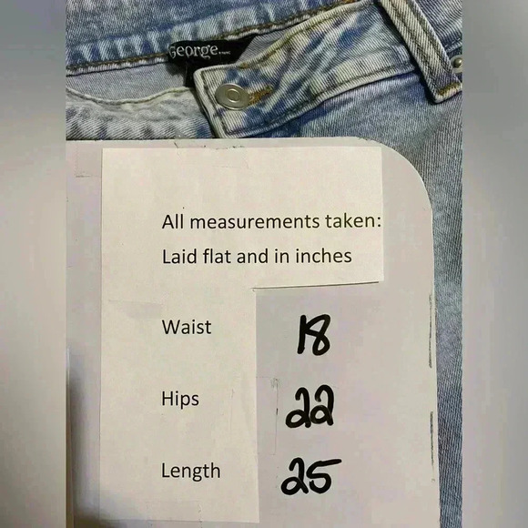 George Mom Jeans Distressed Relaxed Fit Light Wash Denim  Size 18 - Picture 4 of 5